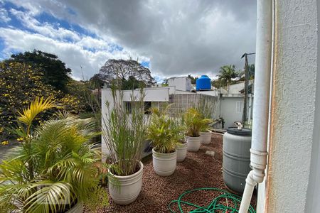 Casa para alugar com 412m², 5 quartos e 2 vagas Casa para alugar com 412m², 5 quartos e 2 vagasVaranda