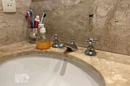 Casa para alugar com 412m², 5 quartos e 2 vagas Casa para alugar com 412m², 5 quartos e 2 vagasBanheiro - Torneira