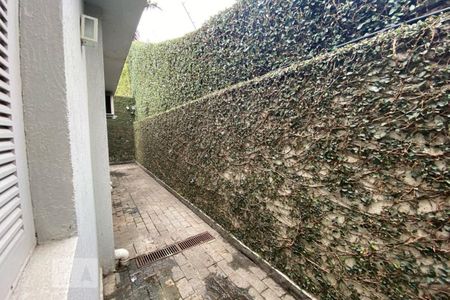 Casa para alugar com 412m², 5 quartos e 2 vagas Casa para alugar com 412m², 5 quartos e 2 vagasVista da Suíte 3