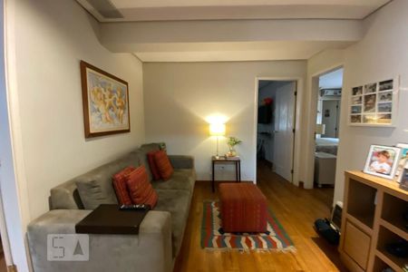 Casa para alugar com 412m², 5 quartos e 2 vagas Casa para alugar com 412m², 5 quartos e 2 vagasSala de Tv