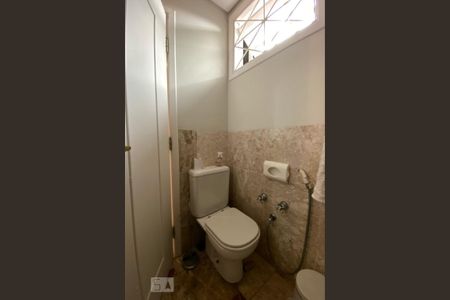 Casa para alugar com 412m², 5 quartos e 2 vagas Casa para alugar com 412m², 5 quartos e 2 vagasBanheiro da Suíte 3