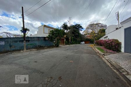Casa para alugar com 412m², 5 quartos e 2 vagas Casa para alugar com 412m², 5 quartos e 2 vagasVista da Rua