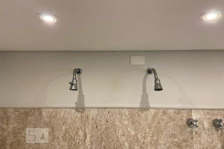 Casa para alugar com 412m², 5 quartos e 2 vagas Casa para alugar com 412m², 5 quartos e 2 vagasChuveiro