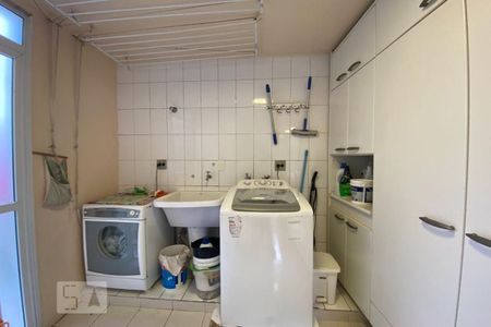 Casa para alugar com 412m², 5 quartos e 2 vagas Casa para alugar com 412m², 5 quartos e 2 vagasÁrea de Serviço