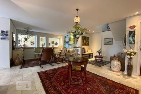 Casa para alugar com 412m², 5 quartos e 2 vagas Casa para alugar com 412m², 5 quartos e 2 vagasSala