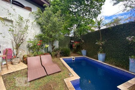 Casa para alugar com 412m², 5 quartos e 2 vagas Casa para alugar com 412m², 5 quartos e 2 vagasQuintal