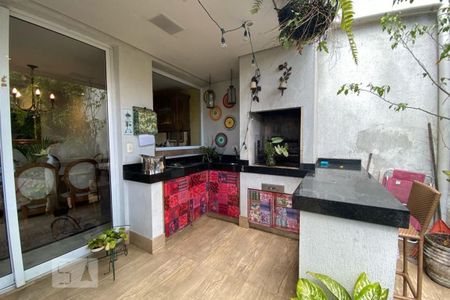 Casa para alugar com 412m², 5 quartos e 2 vagas Casa para alugar com 412m², 5 quartos e 2 vagasQuintal