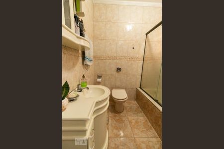 Casa à venda com 475m², 4 quartos e 5 vagasBanheiro do Quarto 1