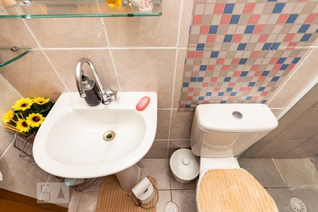 Apartamento à venda com 48m², 2 quartos e 1 vaga Apartamento à venda com 48m², 2 quartos e 1 vagaBanheiro