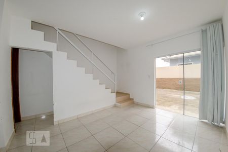 Sala de apartamento para alugar com 2 quartos, 65m² em Ingleses do Rio Vermelho, Florianópolis