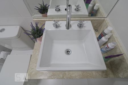 Apartamento à venda com 130m², 3 quartos e 3 vagasBanheiro da Suite 3 - pia