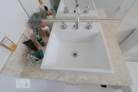 Apartamento à venda com 130m², 3 quartos e 3 vagasBanheiro da Suite 2- pia