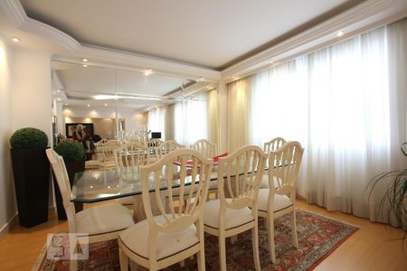 Sala de apartamento para alugar com 3 quartos, 121m² em Indianópolis, São Paulo