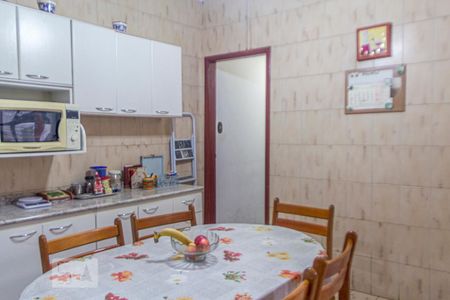 Casa à venda com 138m², 3 quartos e 2 vagasCozinha