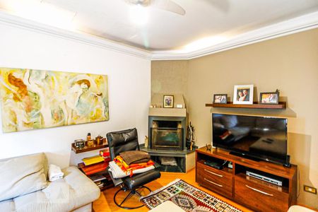 Casa à venda com 270m², 4 quartos e 2 vagasSala de TV