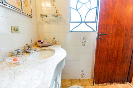 Casa à venda com 270m², 4 quartos e 2 vagasBanheiro Suíte 2