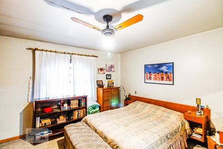 Casa à venda com 270m², 4 quartos e 2 vagasSuíte 1