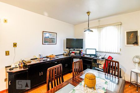 Casa à venda com 270m², 4 quartos e 2 vagasCopa