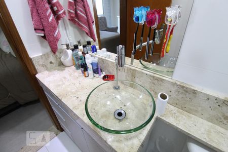 Apartamento à venda com 150m², 4 quartos e 2 vagasBanheiro suíte 1