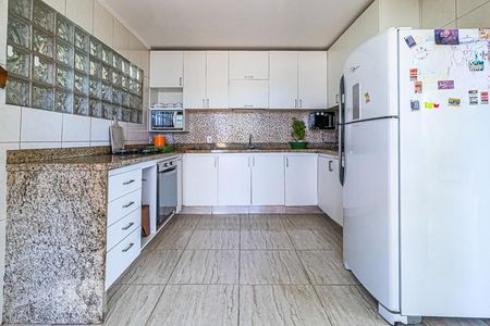 Casa à venda com 123m², 6 quartos e 2 vagasCozinha