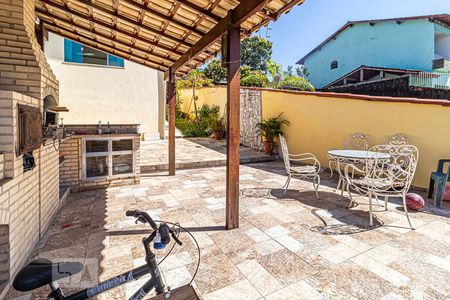 Casa à venda com 123m², 6 quartos e 2 vagasÁrea Externa