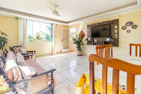 Sala de casa à venda com 6 quartos, 123m² em Curicica, Rio de Janeiro