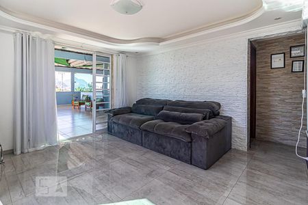 Casa à venda com 123m², 6 quartos e 2 vagasQuarto 6