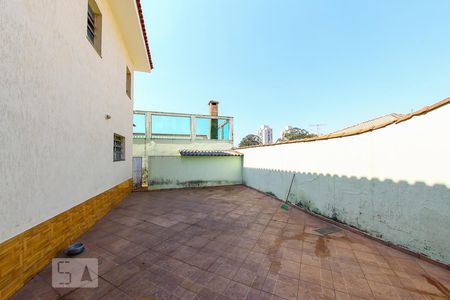 Casa para alugar com 320m², 4 quartos e 2 vagasQuintal