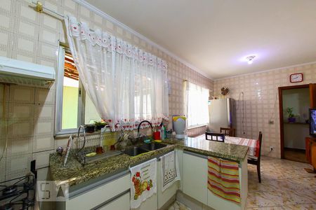 Casa para alugar com 320m², 4 quartos e 2 vagasCozinha