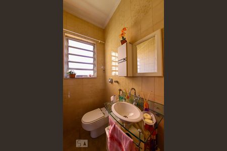 Casa para alugar com 320m², 4 quartos e 2 vagasLavabo