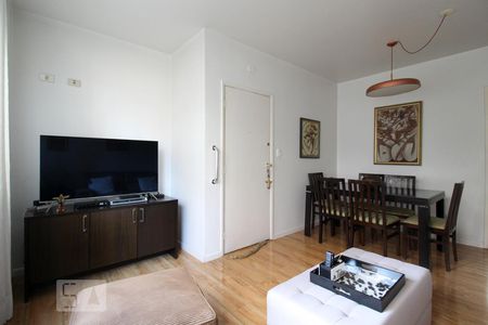 Sala de Apartamento com 2 quartos, 80m² Moema