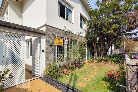Fachada de casa à venda com 3 quartos, 270m² em Vila Mariana, São Paulo
