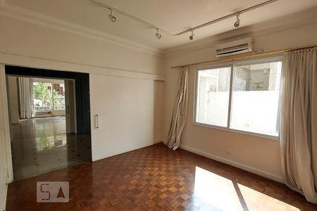 Casa à venda com 270m², 3 quartos e 1 vagaSala de jantar