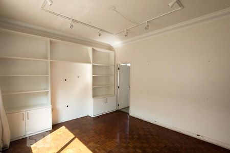 Casa à venda com 270m², 3 quartos e 1 vagaSala de jantar