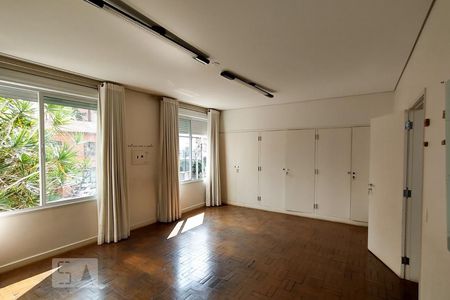 Casa à venda com 270m², 3 quartos e 1 vagasuíte 1