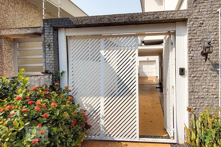 Entrada de casa à venda com 3 quartos, 270m² em Vila Mariana, São Paulo