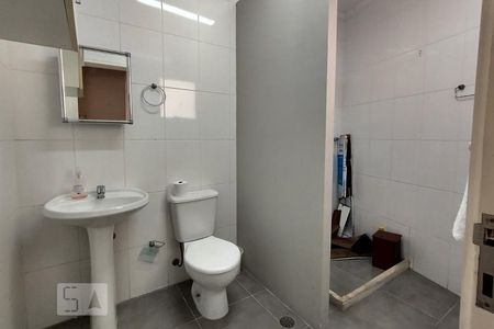 Casa à venda com 270m², 3 quartos e 1 vagaBanheiro da edícula