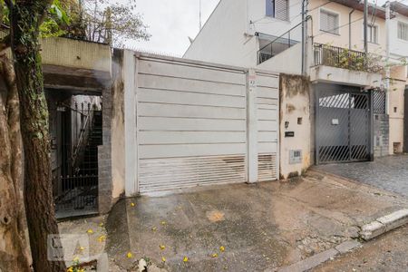 Casa à venda com 316m², 2 quartos e 6 vagasFachada