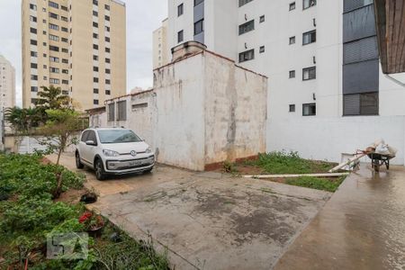 Casa à venda com 316m², 2 quartos e 6 vagasQuintal/Garagem