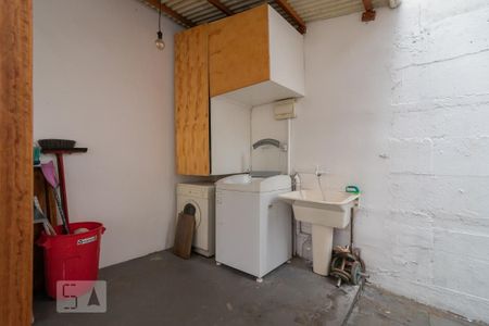 Casa à venda com 316m², 2 quartos e 6 vagasChurrasqueira/Lavanderia