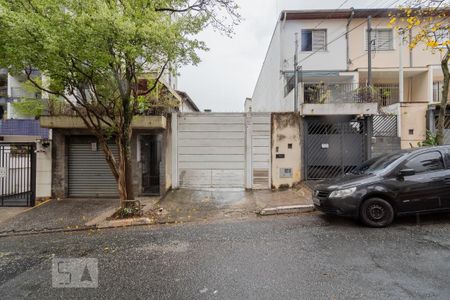Casa à venda com 316m², 2 quartos e 6 vagasFachada