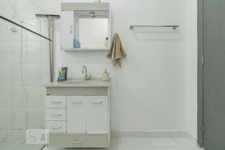 Casa à venda com 316m², 2 quartos e 6 vagasBanheiro