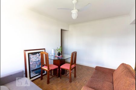 Apartamento para alugar com 76m², 2 quartos e 1 vagaSala