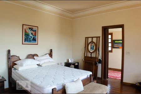 Casa à venda com 450m², 4 quartos e 4 vagas Casa à venda com 450m², 4 quartos e 4 vagasSuíte 1