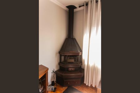 Lareira-Sala de apartamento à venda com 2 quartos, 90m² em Menino Deus, Porto Alegre