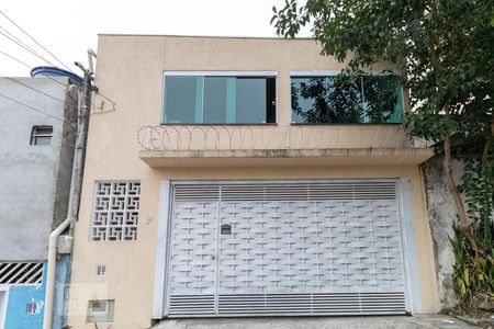 Casa à venda com 70m², 2 quartos e 2 vagasFachada