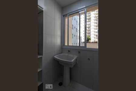 Área de Serviço de apartamento para alugar com 2 quartos, 52m² em Paraisópolis, São Paulo