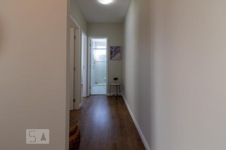 Corredor de apartamento para alugar com 2 quartos, 52m² em Paraisópolis, São Paulo