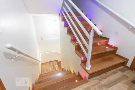 Apartamento à venda com 75m², 2 quartos e 1 vagaEscada Externa 