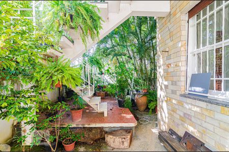 Casa à venda com 220m², 4 quartos e 2 vagasJardim